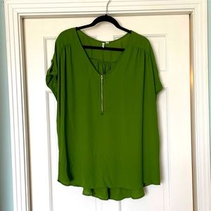 Green capped sleeve blouse w/ gold embellishments